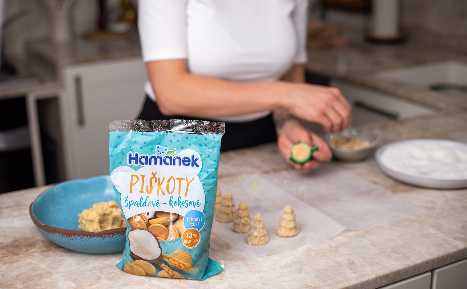 Zasněžené stromečky z kokosových piškotů Hamánek