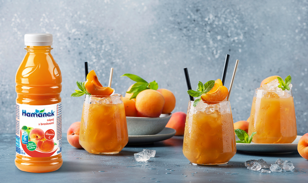 Fruity currant drink with peaches Hamánek